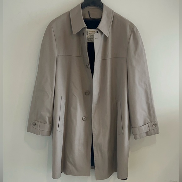 London Fog Main Coat Rain Jacket. - Picture 3 of 14